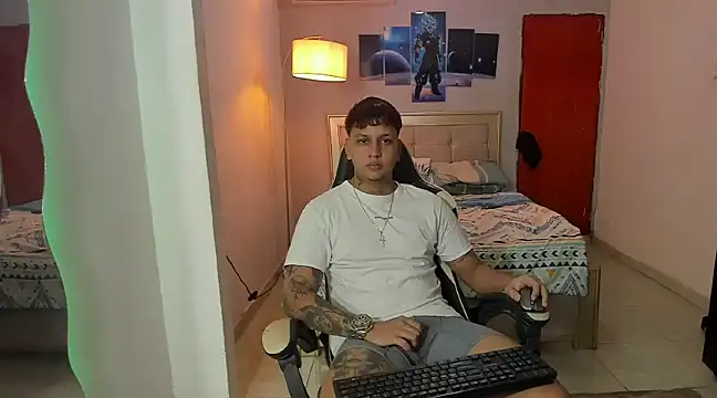 Snapshot of Jake_simons chatting on 01.05.25 Jake simons online show from 01.05.25