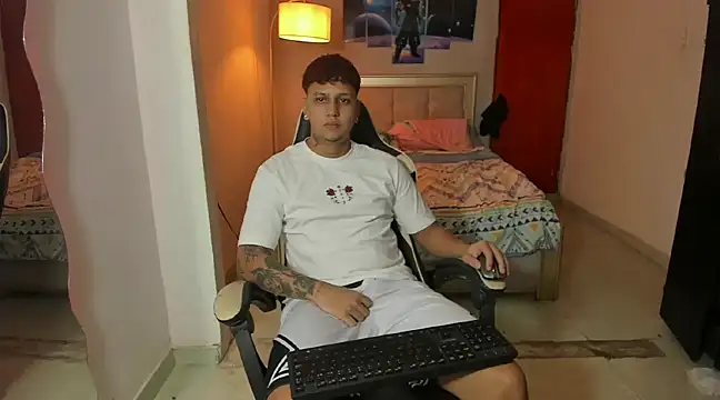 Snapshot of Jake_simons chatting on 01.16.25 Jake simons online show from 01.16.25