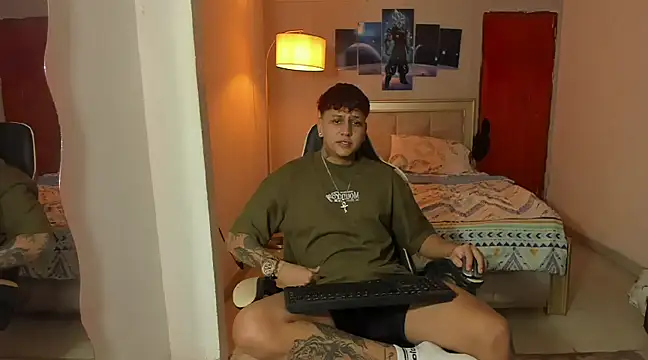 Snapshot of Jake_simons chatting on 01.21.25 Jake simons online show from 01.21.25