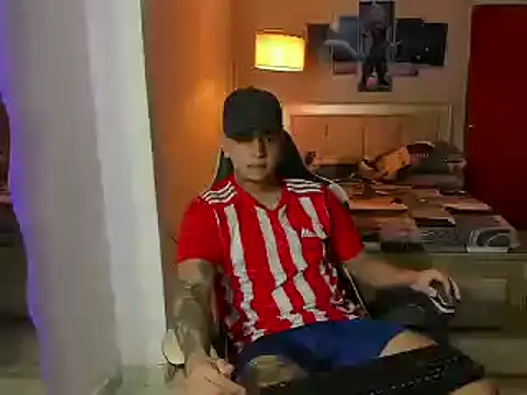 Snapshot of Jake_simons chatting on 02.15.25 Jake simons online show from 02.15.25