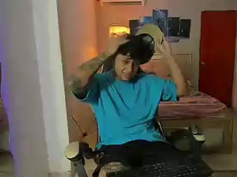 Snapshot of Jake_simons chatting on 03.11.25 Jake simons online show from 03.11.25