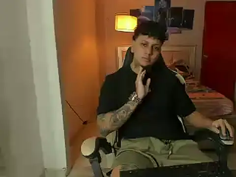 Snapshot of Jake_simons chatting on 03.22.25 Jake simons online show from 03.22.25