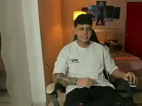 Snapshot of Jake_simons chatting on 03.23.25 Jake simons online show from 03.23.25