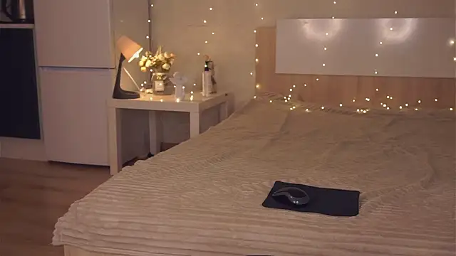 missbeatriss online show from 12.14.24