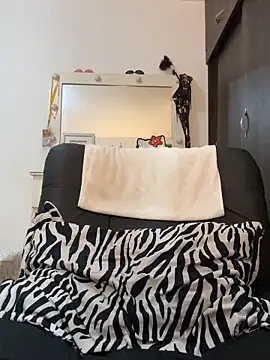 Snapshot of girl_tatto13 chatting on 11.16.25 girl tatto13 online show from 11.16.25