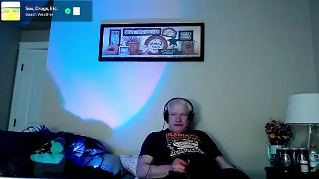 Snapshot of Snarfle82 chatting on 11.07.25 Snarfle82 online show from 11.07.25