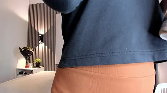 Snapshot of Zafiiraa chatting on 10.29.25 Zafiiraa online show from 10.29.25