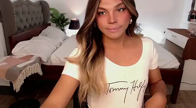 liaa lurrecams online show from 01.23.25