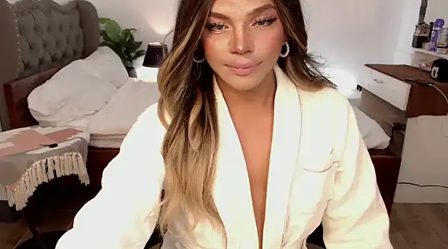 liaa lurrecams online show from 01.24.25