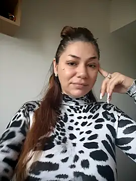 Snapshot of Ella_sweety chatting on 11.05.25 Ella sweety online show from 11.05.25