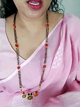 Snapshot of Indian_desi_wife chatting on 04.11.26 Indian desi wife online show from 04.11.26