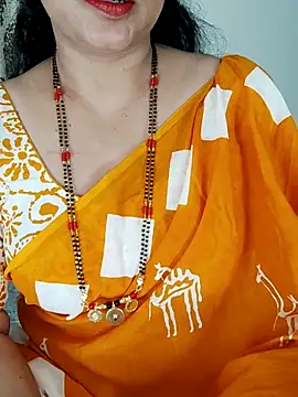 Snapshot of Indian_desi_wife chatting on 04.18.26 Indian desi wife online show from 04.18.26