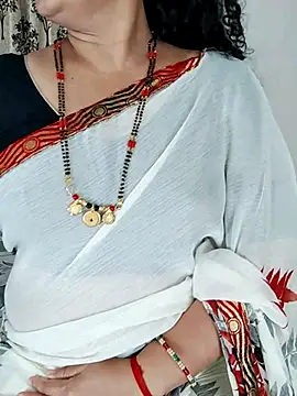 Snapshot of Indian_desi_wife chatting on 04.22.26 Indian desi wife online show from 04.22.26