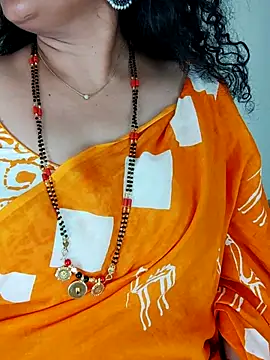 Snapshot of Indian_desi_wife chatting on 05.18.26 Indian desi wife online show from 05.18.26