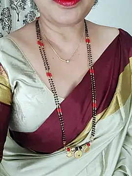 Snapshot of Indian_desi_wife chatting on 06.22.26 Indian desi wife online show from 06.22.26