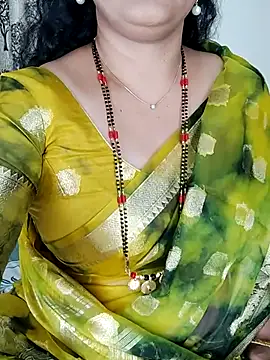 Snapshot of Indian_desi_wife chatting on 06.27.26 Indian desi wife online show from 06.27.26