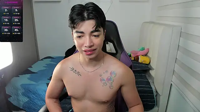 Snapshot of santy7v7 chatting on 10.17.25 santy7v7 online show from 10.17.25