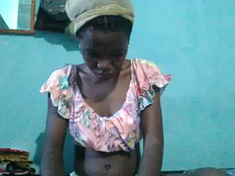 Snapshot of sweetchic_ chatting on 03.05.25 sweetchic online show from 03.05.25