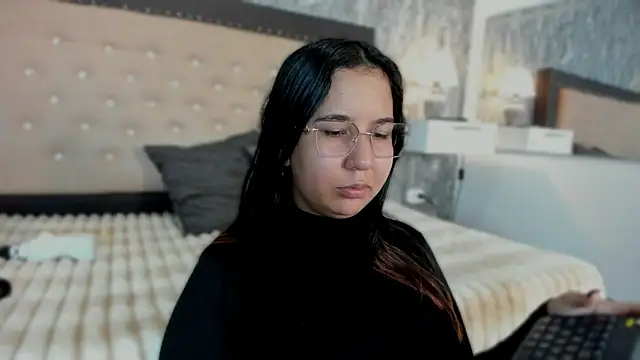 Lia sarahi online show from 10.22.25