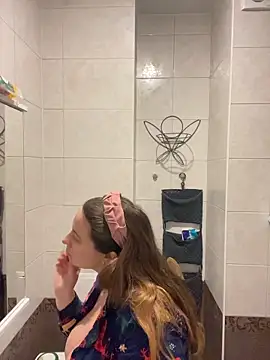 DienkaGreen online show from 12.21.25