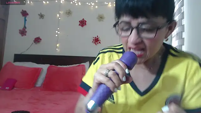 Snapshot of ISABEEL_SOFIA01 chatting on 03.20.25 ISABEEL SOFIA01 online show from 03.20.25