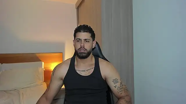 Snapshot of Justyn_Torres chatting on 01.05.25 Justyn Torres online show from 01.05.25