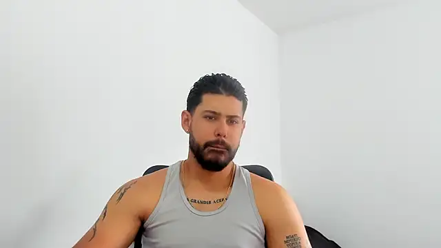 Snapshot of Justyn_Torres chatting on 09.12.25 Justyn Torres online show from 09.12.25