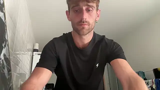 Snapshot of lukegunn chatting on 01.03.25 lukegunn online show from 01.03.25