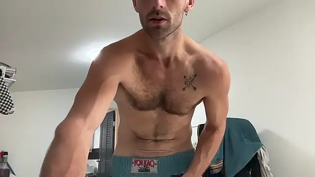 Snapshot of lukegunn chatting on 01.09.25 lukegunn online show from 01.09.25