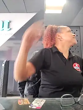 Snapshot of BayleyBanks chatting on 02.13.26 BayleyBanks online show from 02.13.26