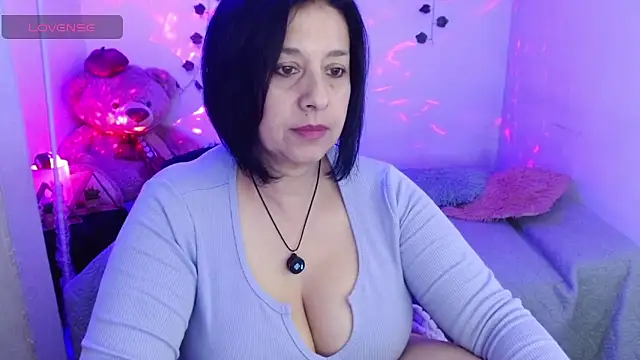 Snapshot of camilalatti chatting on 09.14.25 camilalatti online show from 09.14.25