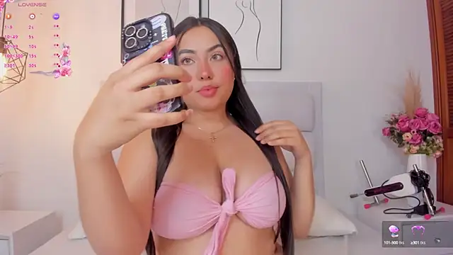 Snapshot of dulcepatersson1_ chatting on 02.14.25 dulcepatersson1 online show from 02.14.25