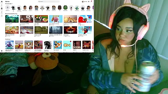 Snapshot of alexiajames99 chatting on 06.05.26 alexiajames99 online show from 06.05.26