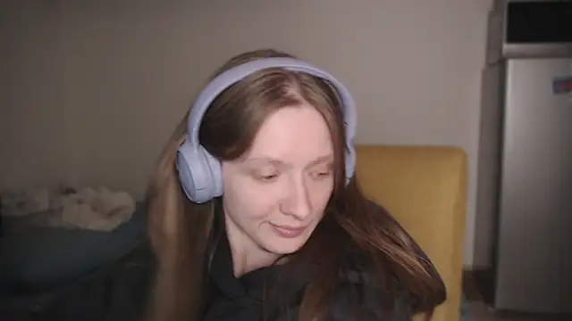 Snapshot of mollytuck chatting on 12.19.24 mollytuck online show from 12.19.24