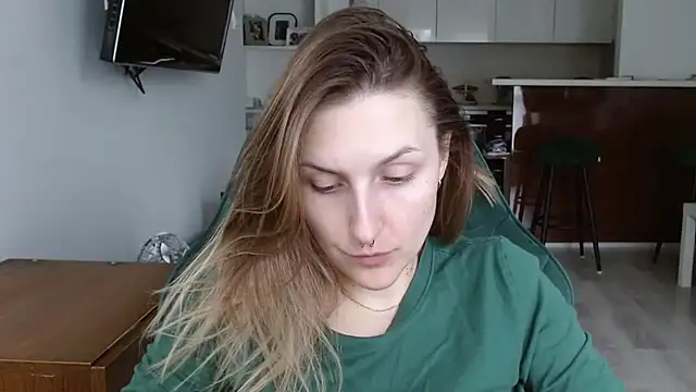 Snapshot of illusorycat chatting on 10.05.25 illusorycat online show from 10.05.25