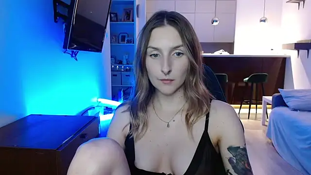 Snapshot of illusorycat chatting on 10.09.25 illusorycat online show from 10.09.25