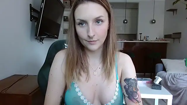 Snapshot of illusorycat chatting on 10.21.25 illusorycat online show from 10.21.25