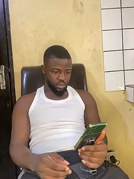 Snapshot of vannycov chatting on 11.22.25 vannycov online show from 11.22.25