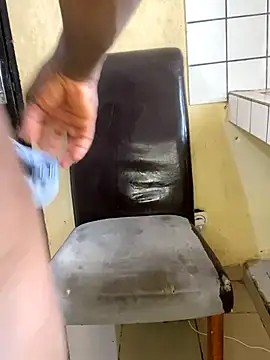 Snapshot of vannycov chatting on 11.29.25 vannycov online show from 11.29.25