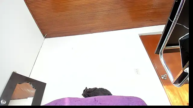 emely exotic online show from 01.18.25