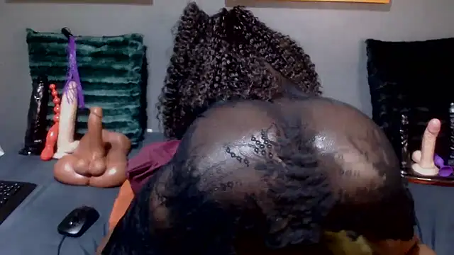 DarkNSpicy4U online show from 10.05.25