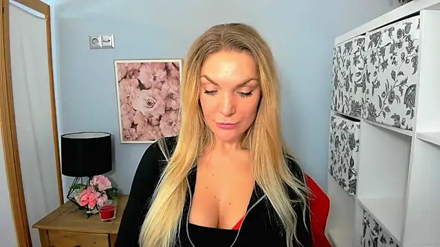 AulloraHoney online show from 12.15.24