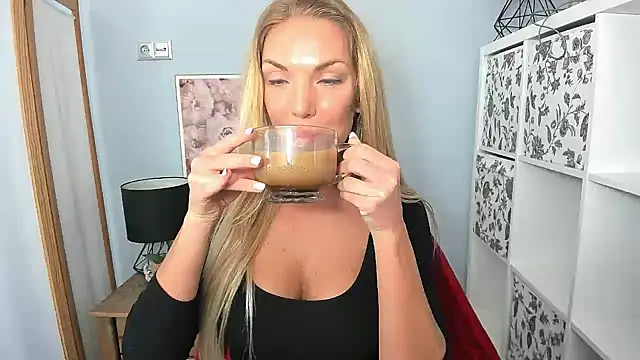 AulloraHoney online show from 01.23.25