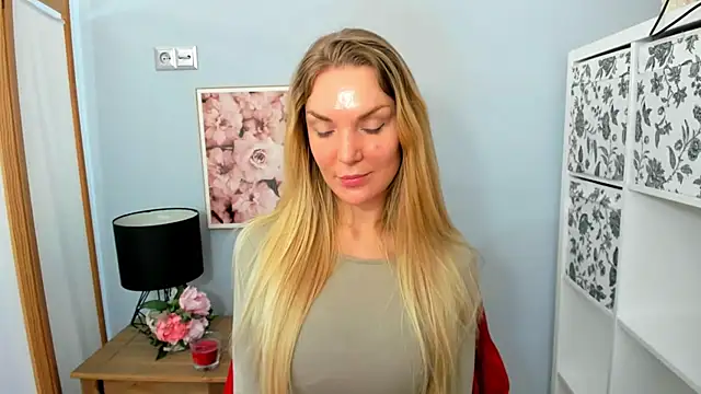 AulloraHoney online show from 02.16.25