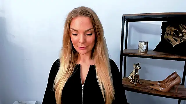 Snapshot of AulloraHoney chatting on 04.01.26 AulloraHoney online show from 04.01.26