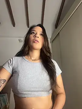 Little Amber6 online show from 10.24.25