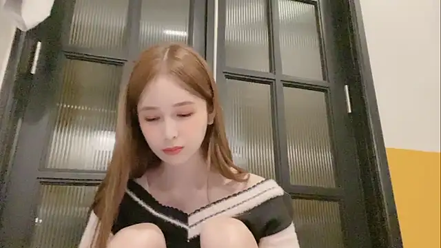 Snapshot of ANNA102 chatting on 03.04.25 ANNA102 online show from 03.04.25