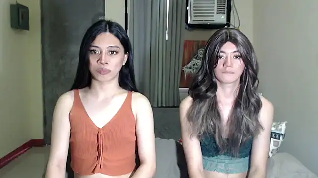 Snapshot of Urworldclasstrans chatting on 09.17.25 Urworldclasstrans online show from 09.17.25