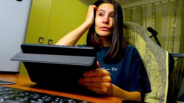 Snapshot of GodlyTheia chatting on 12.15.25 GodlyTheia online show from 12.15.25