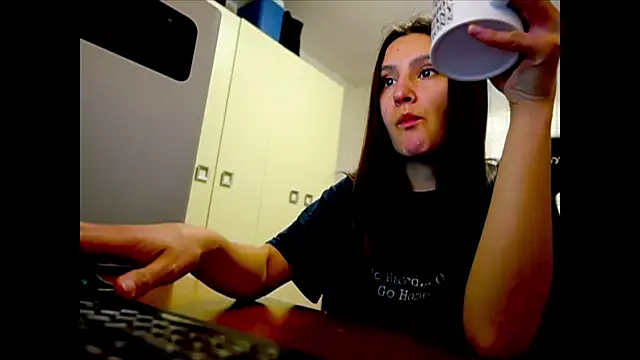 Snapshot of GodlyTheia chatting on 04.10.26 GodlyTheia online show from 04.10.26